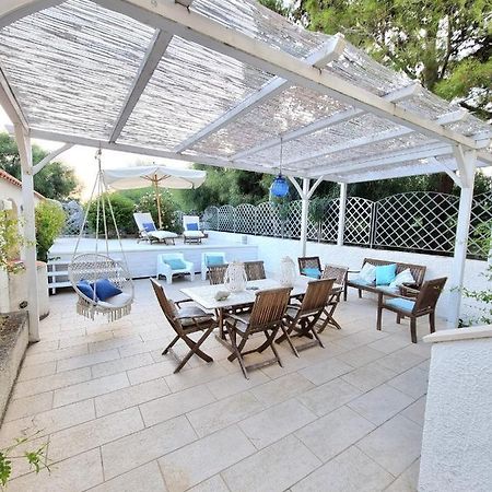 Vista Mare Su Tre Piani Con Giardino Vila Falerna Exterior foto