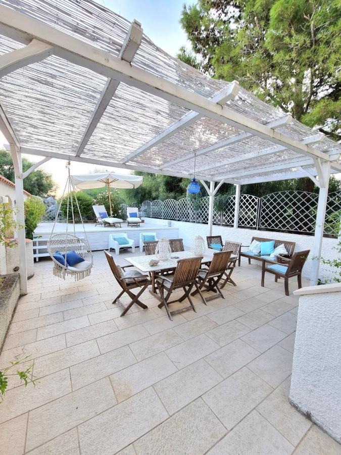Vista Mare Su Tre Piani Con Giardino Vila Falerna Exterior foto